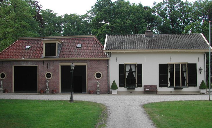 Koetshuis De Matanze, Deventerweg 12